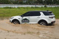 Cùng xế yêu đi qua mùa mưa bão mà không lo bị thủy kích