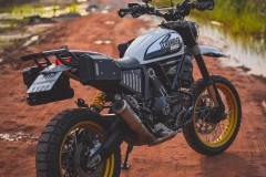 Ducati Scrambler Desert Sled độ gói trang bị đồ chơi nhấn mạnh phong cách Touring