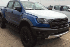 Ford Ranger Raptor cập cảng Sài Gòn và đang chờ thông quan