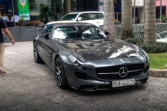 Hàng hiếm Mercedes SLS AMG GT Final Edition chia tay doanh nhân Johnathan Hạnh Nguyễn