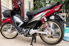 Honda Wave S100 độ nổi bật với màu sơn đỏ cùng loạt đồ chơi kiểng