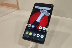 IFA 2018: Sharp ra mắt bộ 3 smartphone Aquos B10, C10 và D10