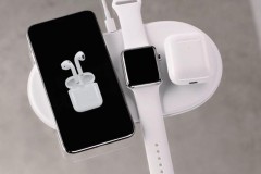 Apple sẽ bán iPhone mới đi kèm cùng bộ sạc USB-C trong hộp đựng