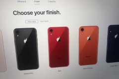 iPhone 9 xuất hiện trên trang web bán hàng của Apple với 5 tùy chọn màu sắc