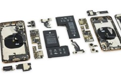 iPhone XS Max và iPhone XS tiếp tục được đưa lên "bàn mổ" để kiểm tra linh kiện