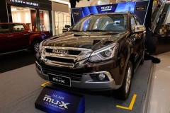 Isuzu Việt Nam trình làng bộ đôi D-Max và MU-X mới