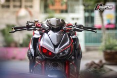 Kawasaki Z1000 bản độ chất chơi với phong cách tem đấu