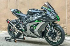 Kawasaki ZX-10RR trở nên thu hút với gói tư trang đi kèm