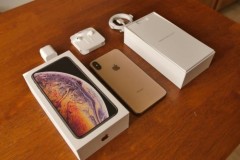 Tại sao những chiếc iPhone xách tay về nước sớm luôn có giá cao khó tin