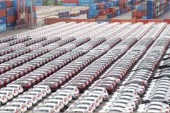 Ô tô nguyên chiếc nhập khẩu liên tục tăng mạnh dịp cuối năm