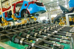 Thúc đẩy công nghiệp hỗ trợ giúp ô tô Việt Nam “vươn” ra thế giới