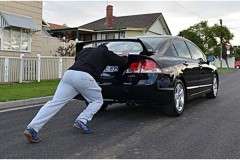 Những dấu hiệu máy phát điện hỏng bạn nên biết