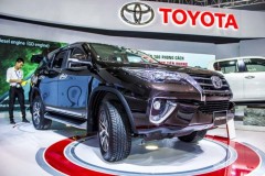 Toyota Vios tái chiếm ngôi vương doanh số từ Hyundai Grand i10