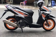 Vario 150 độ cơn lốc màu cam kết hợp cùng dàn đố chơi đầy hiệu năng đi kèm