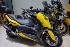 Yamaha X-Max 300 bản độ mang diện mạo cách tân đầy ngoạn mục