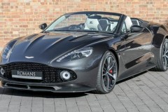 Aston Martin Vanquish Zagato Volante được đại lý Romans rao bán với giá 19,7 tỷ