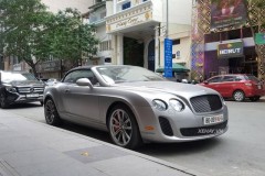 Bắt gặp Bentley Continental Supersports Convertible trên phố Sài Gòn