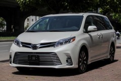 Bắt gặp Toyota Sienna 2018 bản Limited xuất hiện ở Hà Nội