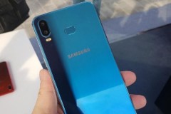 Lộ diện những hình ảnh trên tay Galaxy A6s dù chưa trình làng