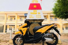 Click 125 độ khoe dáng trên quần đảo Trường Sa