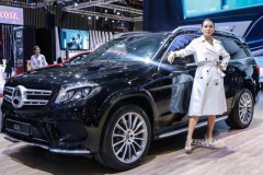 Dàn xế khủng và dàn mẫu cực chất của Mercedes-Benz Việt Nam tại VMS 2018