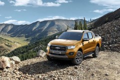 Ford Ranger trở lại ngôi vị dẫn đầu phân khúc sau thời gian dài khan xe