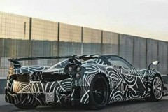 Gặp Pagani Huayra BC Roadster đang chạy thử nghiệm