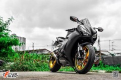 Honda CBR1000RR - Bò mộng đầy lịch lãm với thân hình rám nắng