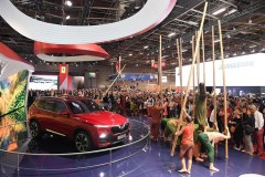 Hàng vạn lượt khách hàng ghé thăm gian hàng VinFast