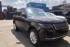 Chiêm ngưỡng Range Rover HSE 2018 màu sơn đỏ mận mới về Việt Nam