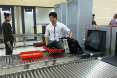 Nữ hành khách "thó" đồng hồ hiệu của khách nam khi làm thủ tục an ninh