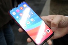 OPPO R17 Neo: cảm biến vân tay dưới màn hình, Snapdragon 660, RAM 4 GB
