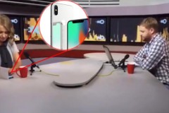 Đại sứ thương hiệu Samsung bị kiện vì dùng iPhone X