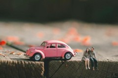 Siêu đáng yêu với bộ ảnh cưới 'Lạc vào xứ sở tí hon' của nhiếp ảnh gia người Thái