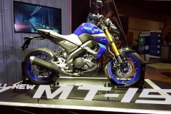 Yamaha MT-15 là một chiếc sportbike R15 V3 mang dáng naked/streetfighter cực hầm hố