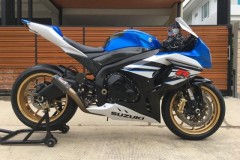 Suzuki GSX-R1000 trở nên lịch lãm và phong cách hơn với gói độ khá ấn tượng