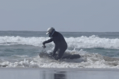 Triumph Street Scrambler mất 6 lần thay dầu để hoạt động bình thường sau khi tắm biển