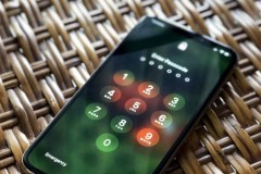 Video trình diễn bypass chiếc iPhone Xs đang chạy iOS 12