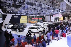 Đã có gần 900 xe ô tô các loại được đặt mua sau 5 ngày VNS 2018