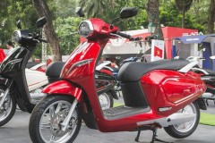 Mở bung xe máy điện VinFast Klara để khám phá cấu tạo bên trong