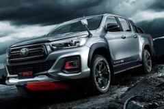 Bán tải Toyota Hilux 2019 cực ngầu nhờ gói các phụ kiện TRD Black Rally Edition