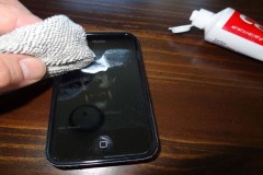 10 mẹo tuyệt hay làm mờ vết xước trên màn hình điện thoại