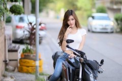 Bóng hồng Sexy Thailand cưỡi Honda CB650F mang vẻ đẹp khó cưỡng