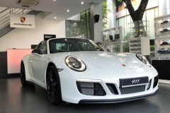 Cận cảnh Porsche 911 Targa 4 GTS hơn 11 tỷ cập bến Việt Nam
