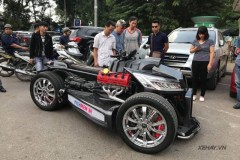 Siêu motor độ 4 bánh hầm hố và lạ mắt thu hút sự chú ý tại Hà Nội