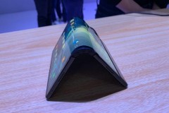 FlexPai: Điện thoại đầu tiên trên thế giới với màn hình có thể gập lại được