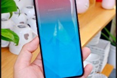 Hình ảnh Galaxy S10 với lỗ camera nhỏ như nốt ruồi thực chất là OPPO Find X