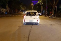 Húc vào đuôi Kia Morning, bản sao giá rẻ của Range Rover bị hư hỏng nặng