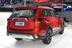 Mitsubishi Outlander 2019 cải tiến chính thức được giới thiệu cho khu vực châu Á