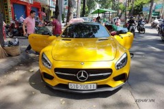 Bắt gặp Mercedes-Benz AMG GT S Edition màu vàng độc nhất trên phố